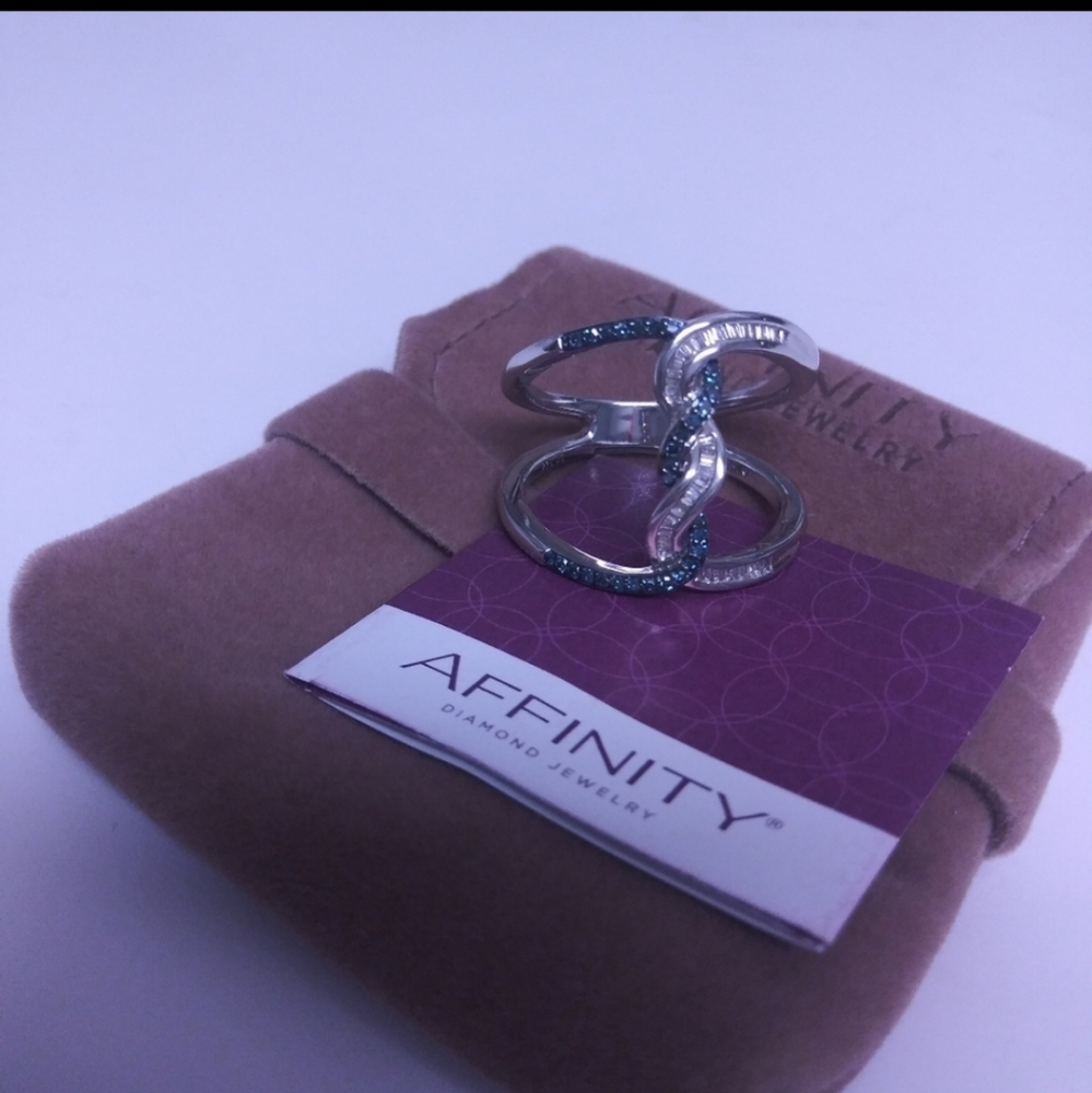 Beautiful 1/2 carat genuine blue white diamond ring AFFINITY